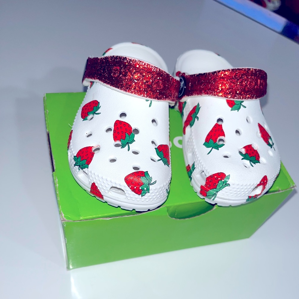 Crocs Classic Strawberry Print Clog. Size 6T. Color: White/Red